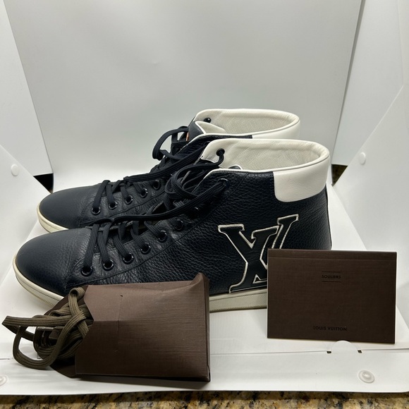 Louis Vuitton sneakers size 12 - Picture 3 of 16